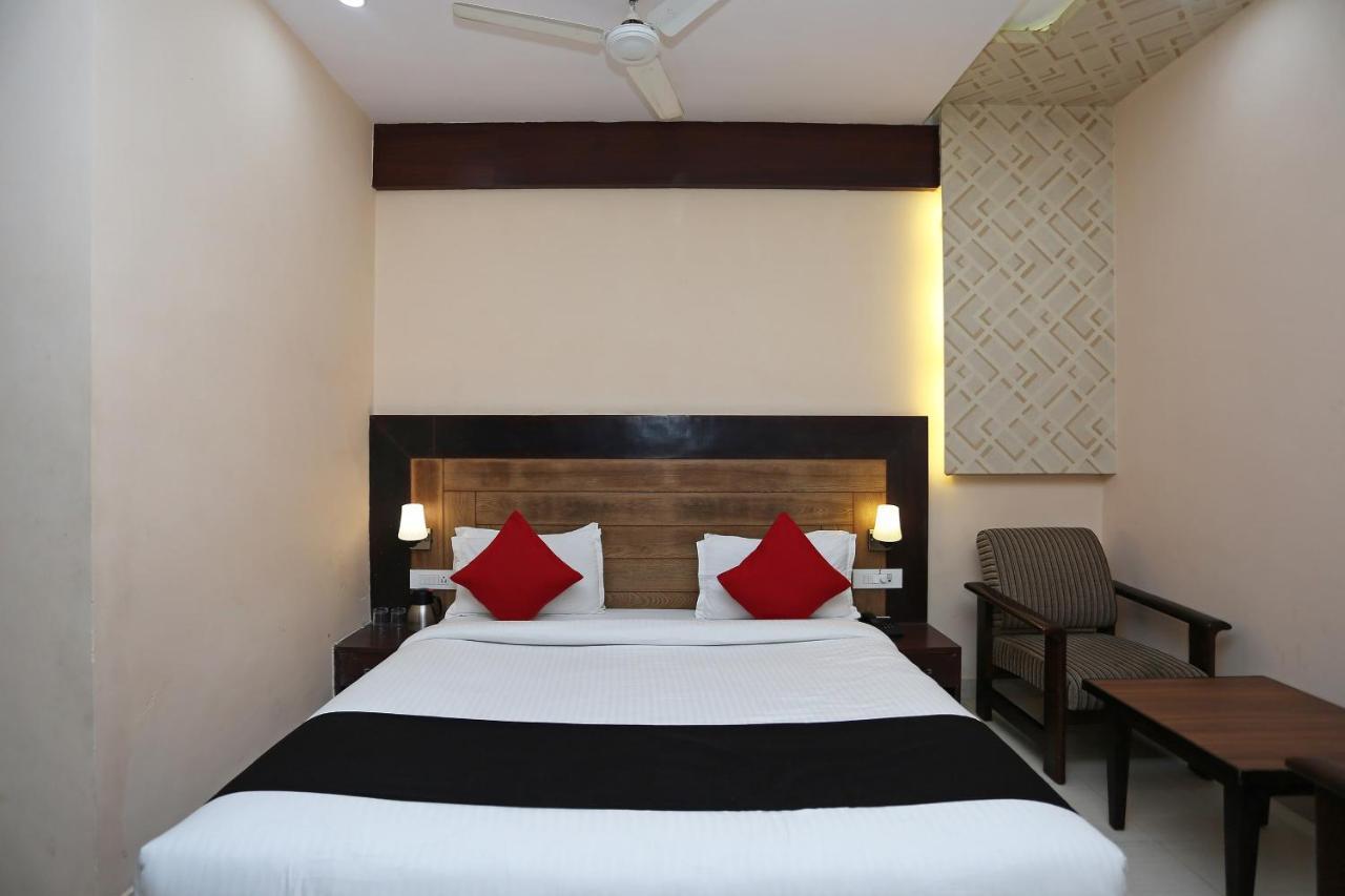 Capital O 4535 Hotel Uma Palace Varanasi Exterior photo