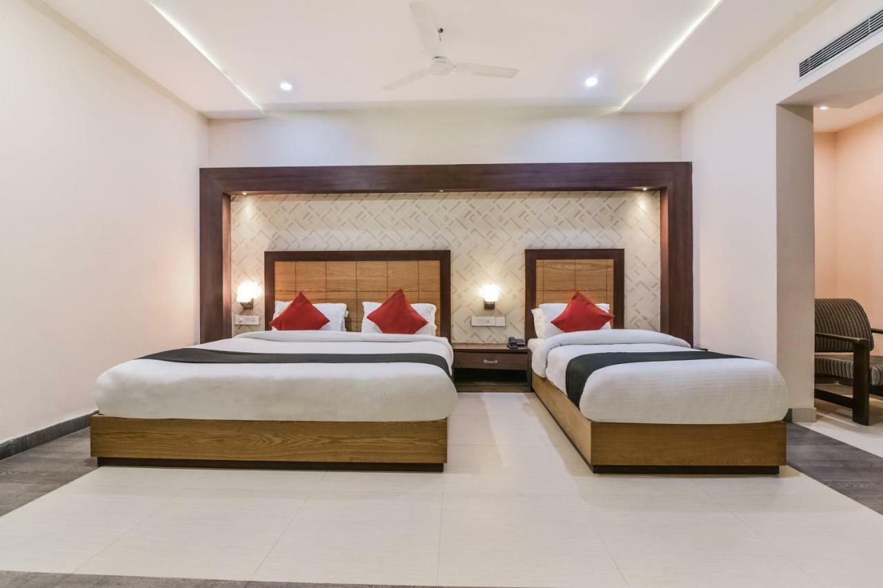 Capital O 4535 Hotel Uma Palace Varanasi Exterior photo