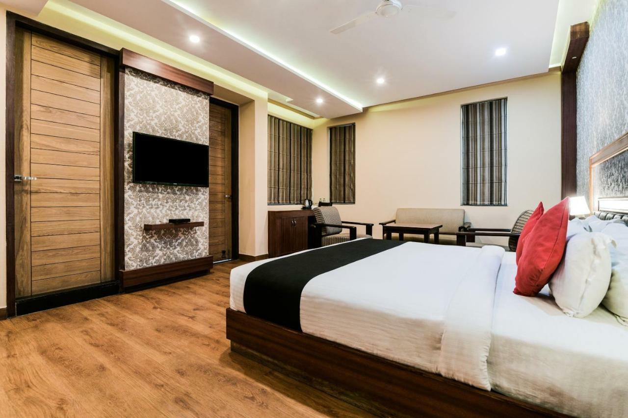 Capital O 4535 Hotel Uma Palace Varanasi Exterior photo
