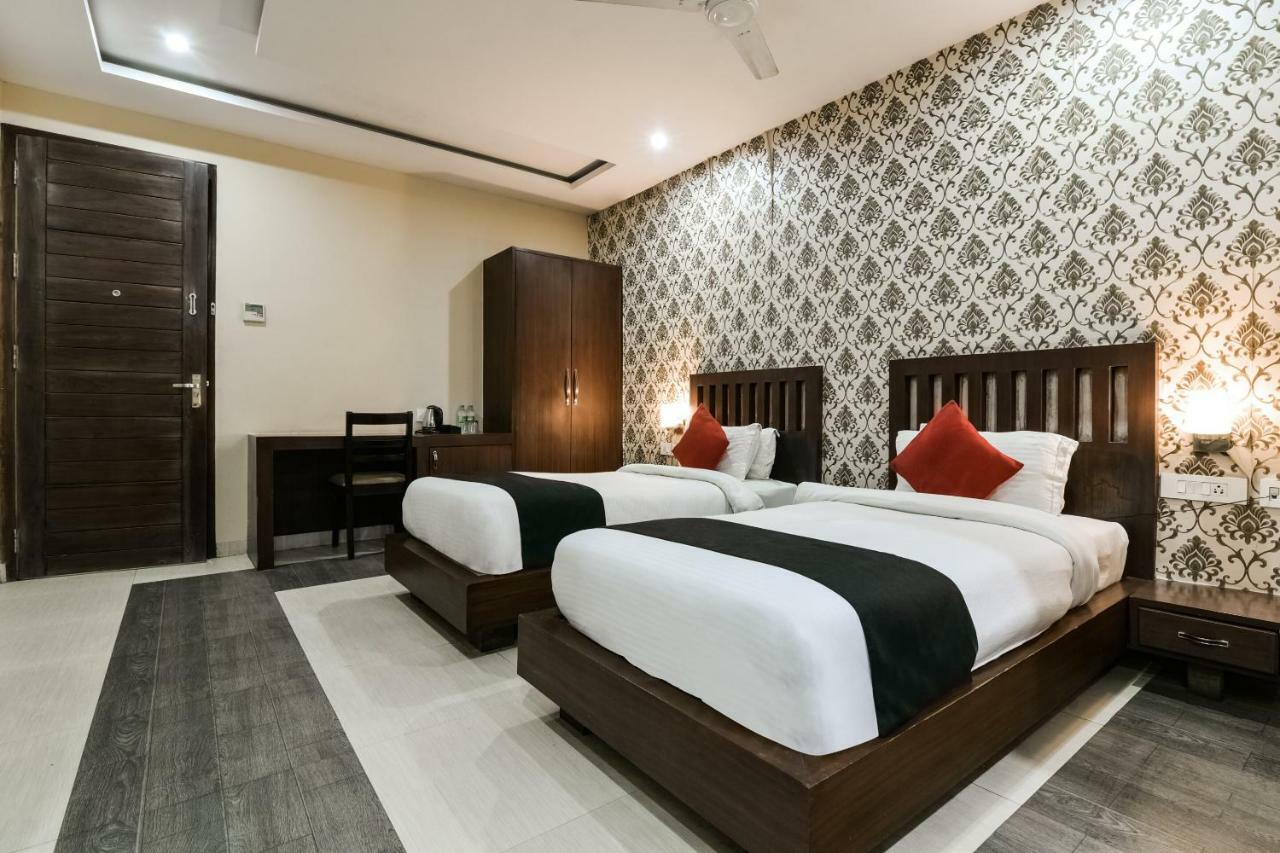 Capital O 4535 Hotel Uma Palace Varanasi Exterior photo