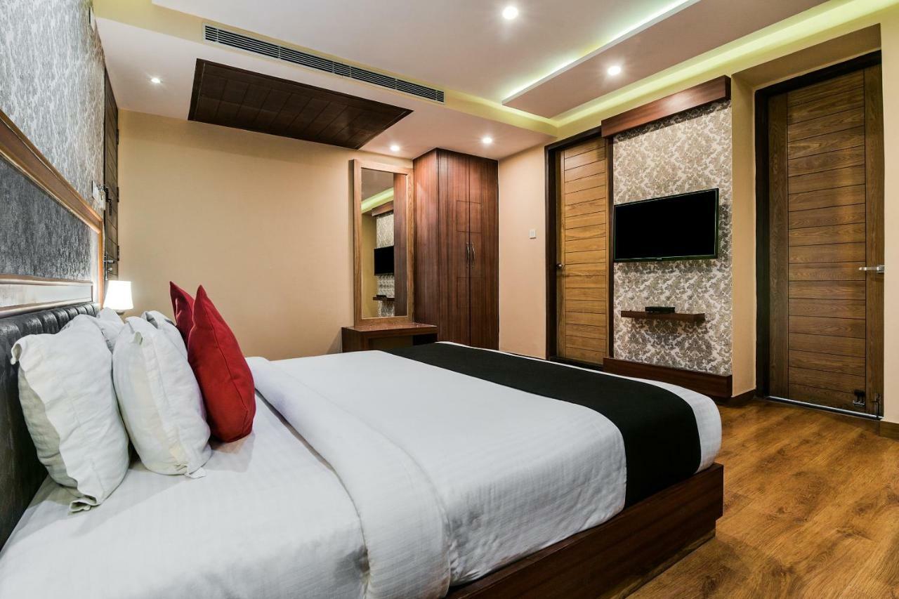 Capital O 4535 Hotel Uma Palace Varanasi Exterior photo